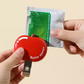 🍎compra 1 y llévate 1 gratisAbrebotellas Multifuncional en Forma de Manzana con Clip para Bocadillos – Imán para Refrigerador y Portátil🍾