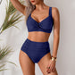 Conjunto de bikini de dos piezas con tirantes finos y estilo chic.